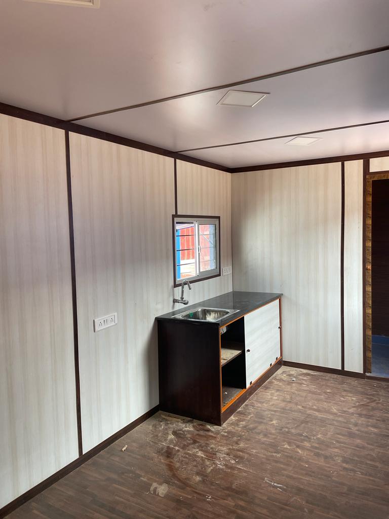 Container home on a wide horizon